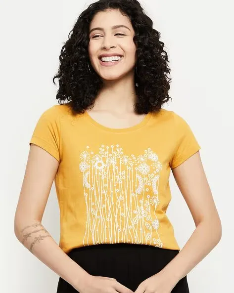 473Wx593H-464036697-gold-MODEL.webp Women Floral Regular Fit Round-Neck T-Shirt - Image 1